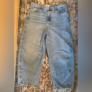 Zara Mid-Rise Tapered Jeans